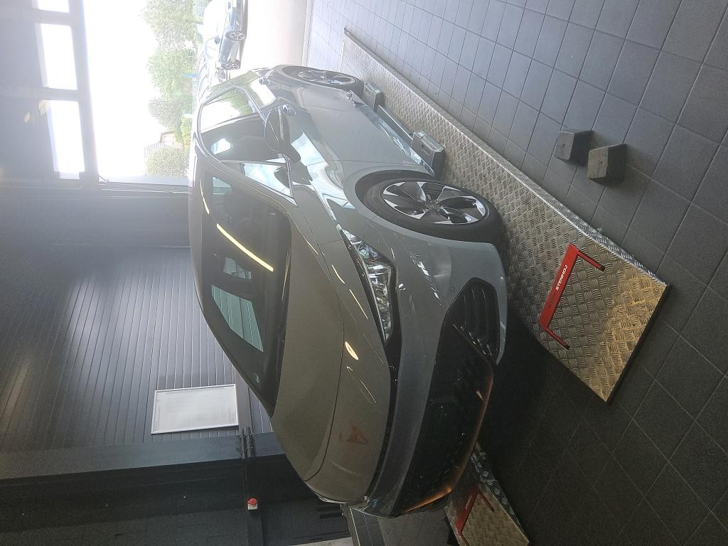 57195181
